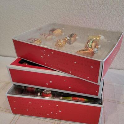 Lot 833: Assorted NEW Christmas Glass Ornaments 
