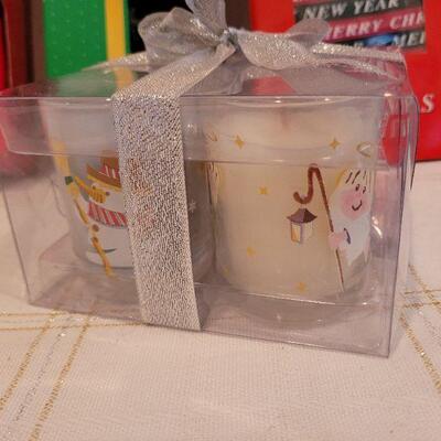 Lot 841: Assorted NEW Christmas Gifts and Deco