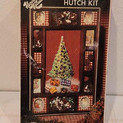 Lot 844: Vintage Christmas Hutch Kit