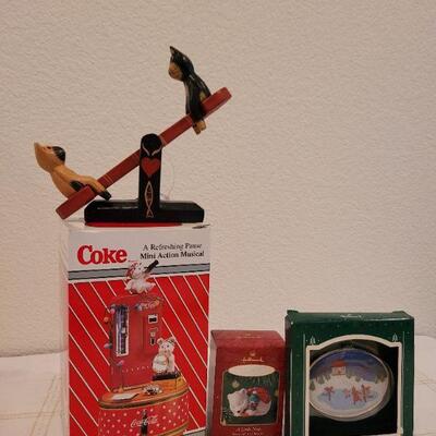 Lot 849: Assorted Christmas Ornaments and Deco
