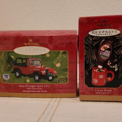 Lot 850: Assorted Hallmark Christmas Ornaments 