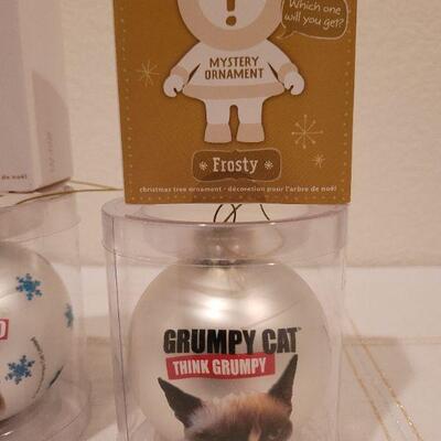 Lot 857: Assorted Christmas Ornaments feat. Grumpy Cat