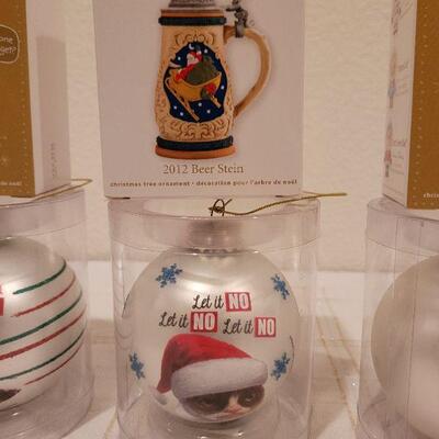 Lot 857: Assorted Christmas Ornaments feat. Grumpy Cat
