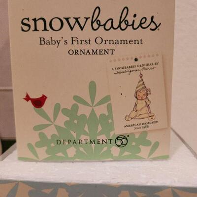 Lot 863: Assorted Dept 56 Snowbabies Christmas Figures 