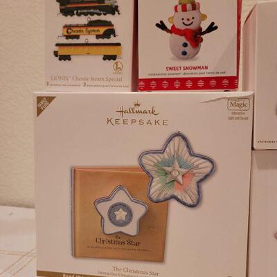 Lot 868: Assorted Hallmark Christmas Ornaments 
