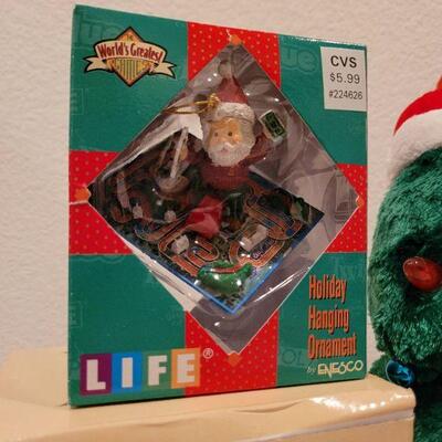 Lot 870: Singing/Dancing Christmas Tree TESTED A+ and Musical Lighted Tree and Ornament 
