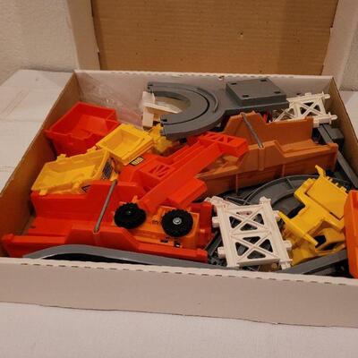 Lot 873: Vintage BIG LOADER Construction Set