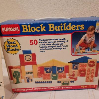 Lot 874: Vintage Toys Lot feat. BLOCK BUILDERS