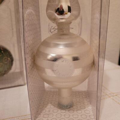 Lot 878: Assorted MARTHA STEWART Christmas Ornaments 