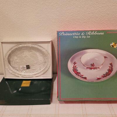 Lot 881: Set of Poinsettia Ribbons Plate/Bowl and NEW MIKASA Christmas Dish