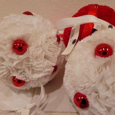 Lot 882: (4) Large MARTHA STEWART Soft Christmas Ornaments 