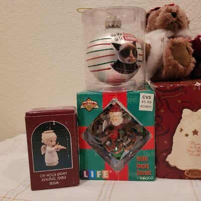 Lot 888: Assorted Christmas Ornaments