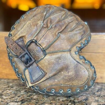 Early 1900's Leather Catcher's Mitt