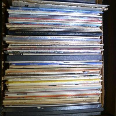 LOT 368 BOX OF A VARIETY OF ALBUMS