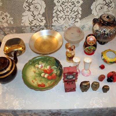 Group of 18 misc mostly ceramic items (75)