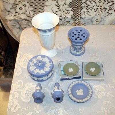 Eight piece lot of Wedgwood china (#77)