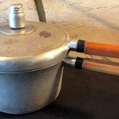 #759 Vintage Pressure Cooker 