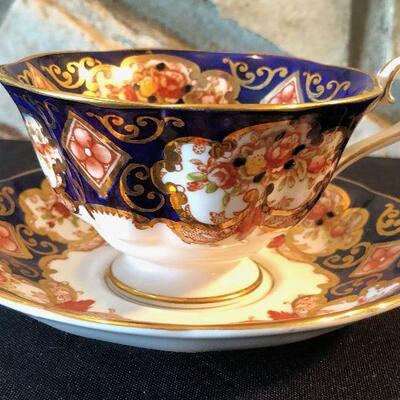 #850 Heirloom Royal Albert China tea cup 