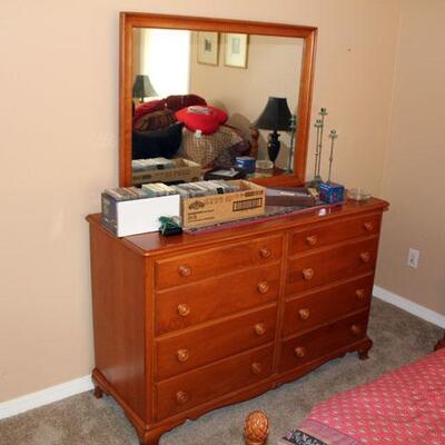Maple bedroom set, double bed, dresser, 2 nightstands (#109)