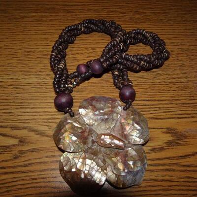 Lot #0081 Wood Beads & Shell Flower Pendant Necklace 