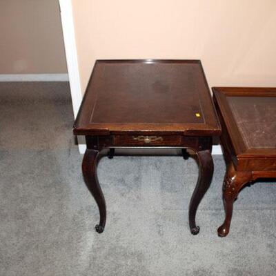 Pair of Baker Furniture end tables (#151)