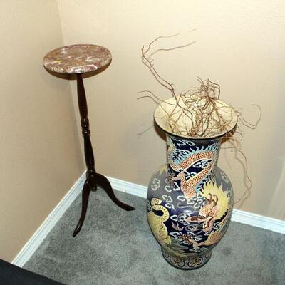 Large Chinese vase, 31"