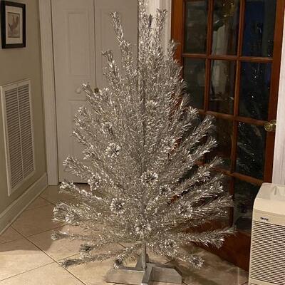 1959 Vintage Silver Tree with Projector 