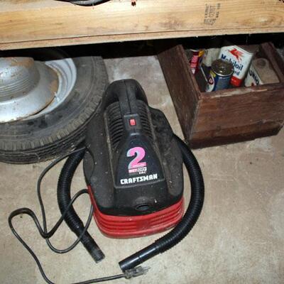 Craftsman 2 gallon wet dry vacuum (#251)