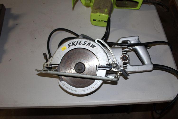 Vintage Skilsaw model 77 wormdrive corded saw (#261)