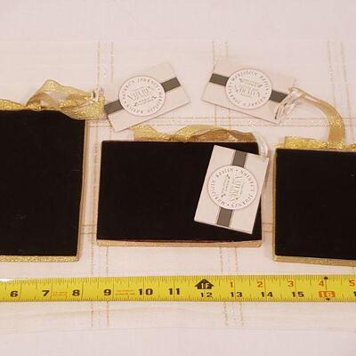 Lot 895: (3) New Christmas Pictures