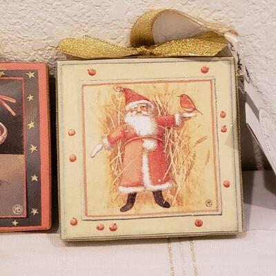 Lot 895: (3) New Christmas Pictures