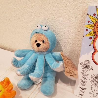 Lot 896: NEW Holiday Gift Lot