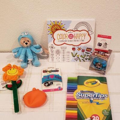 Lot 896: NEW Holiday Gift Lot