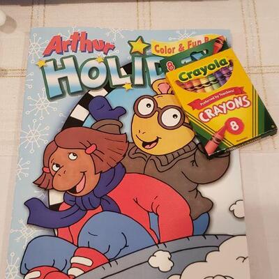 Lot 898: NEW Melissa & Doug Pet Travel Play Set, Coloring Book & Crayons and Ty Beanie Baby Ornament 