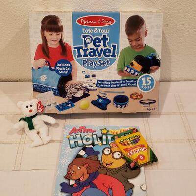 Lot 898: NEW Melissa & Doug Pet Travel Play Set, Coloring Book & Crayons and Ty Beanie Baby Ornament 