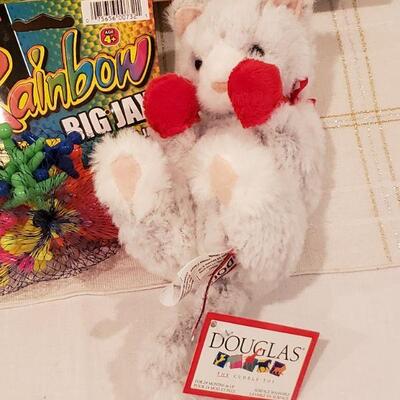 Lot 905: NEW Melissa & Doug Pet Care Play Set, Rainbow Jax and Small Plushie Cat