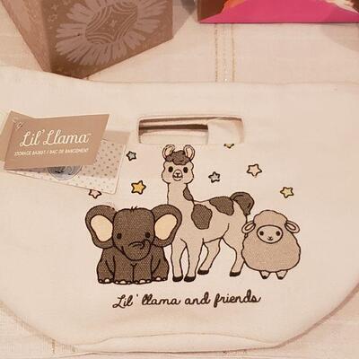 Lot 908: NEW Baby Gifts and Ornament 