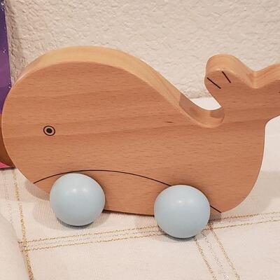 Lot 908: NEW Baby Gifts and Ornament 
