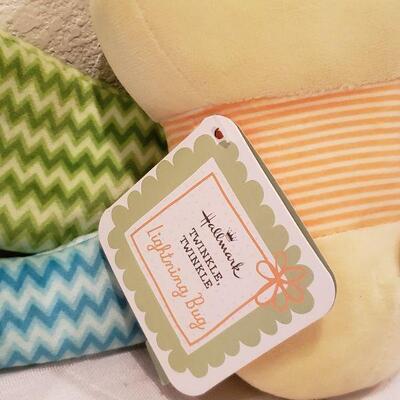 Lot 912: New Soft Glow Lightening Bug and Twinkle, Twinkle Little Star Recordable Book
