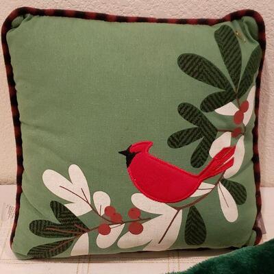 Lot 916: New Green & White Tree Skirt and Hallmark Holiday Pillow 