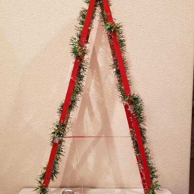 Lot 920: Ladder For Santa or Elves CHRISTMAS Trimming Ladder
