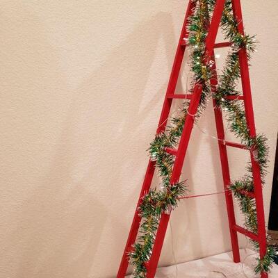 Lot 920: Ladder For Santa or Elves CHRISTMAS Trimming Ladder