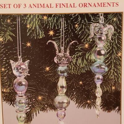Lot 921: NEW Dillard's Finial Ornaments 