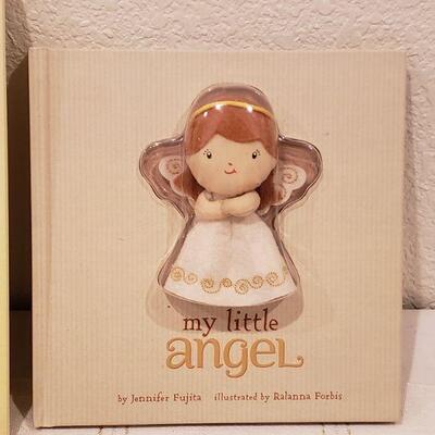 Lot 922: NEW Santa Book, Angel Book with Little Angel and Activity Pad & Crayons 