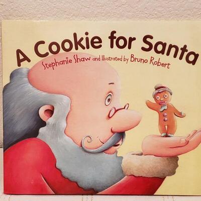 Lot 922: NEW Santa Book, Angel Book with Little Angel and Activity Pad & Crayons 