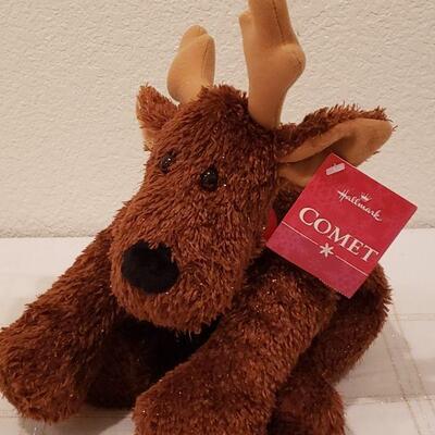 Lot 924: NEW Hallmark "Comet" Plushie Reindeer and Hallmark "Up on the Housetop" Book and Interactive Ornament 