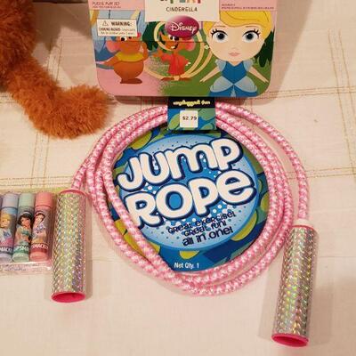 Lot 928: NEW Gift Lot