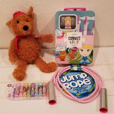 Lot 928: NEW Gift Lot