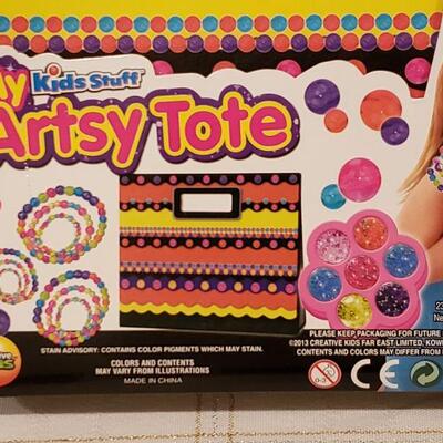 Lot 932: NEW Bead Jewelry Making Kit and Mask Making Kit