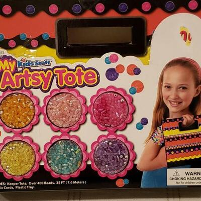 Lot 932: NEW Bead Jewelry Making Kit and Mask Making Kit